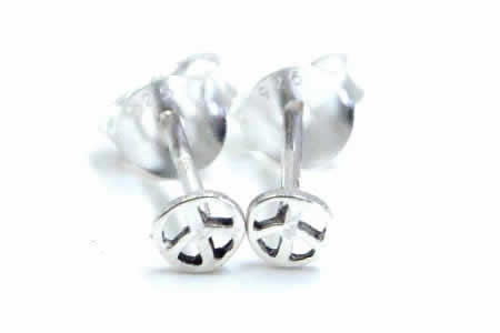 ピースマークスタッドピアス/1ペア 平和のシン...の紹介画像2