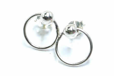 Silver - ［シルバーピアス］ボールリングチャームピアス（10mm）/1ペア 両耳 キャッチピアス シルバー925 スターリングシルバー メンズ レディース 揺れる 高級 結婚式 発表会 入学式 卒業式 パーティジュエリー 20G 20ゲージ オリジナル