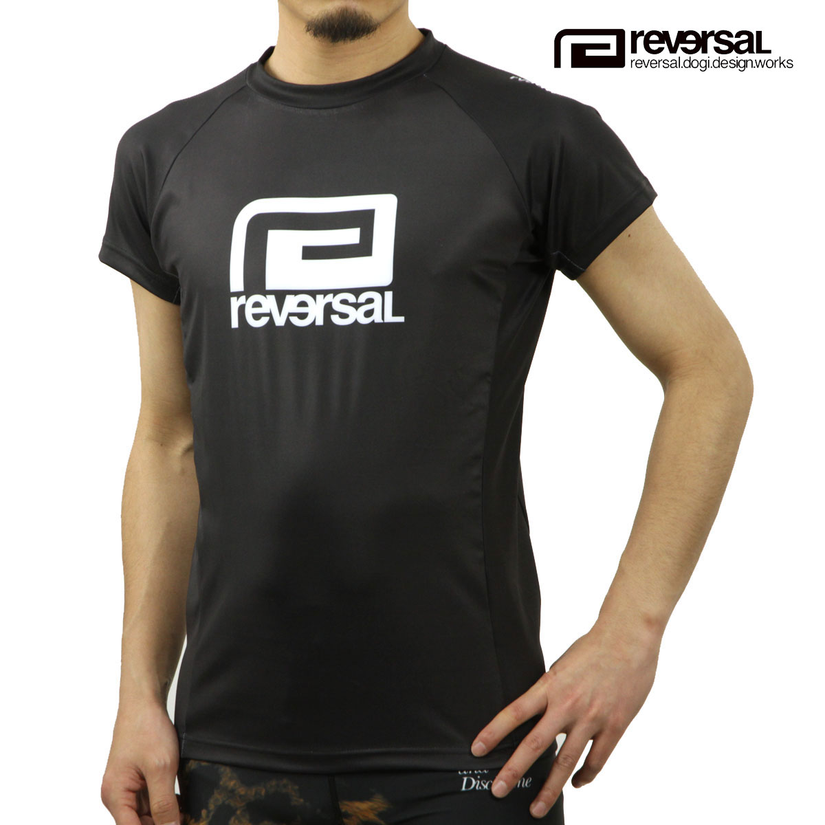 リバーサル メンズ ラッシュガード 正規販売店 REVERSAL 半袖 スポーツウェア ロゴ BASIC BIG MARK RASH GUARD rvbs055 BK BLACK 父の日 プレゼント ラッピング