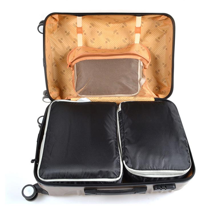 トラベルポーチ 吊り下げ 洗面用具　圧縮　スーツケースバー付き