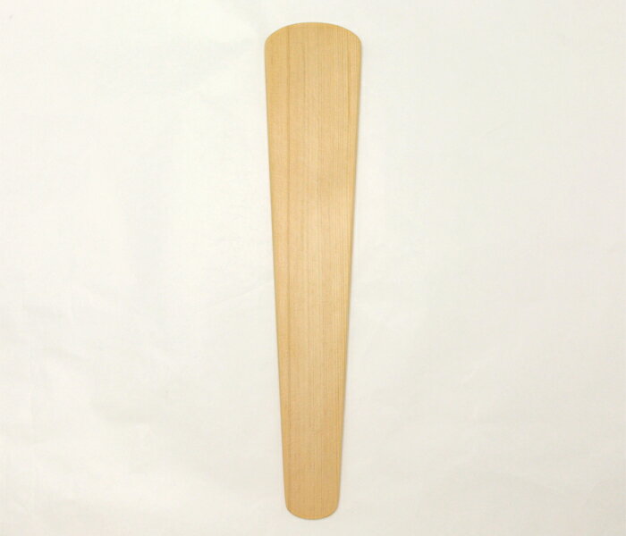 【 伊勢 宮忠 】【 笏 木曽桧柾目 婦人用 33cm 】幅6.2〜3.3cm 厚さ0.75cm 長さ33cm 神棚 神具 しゃく 神社 祭儀式 用具 木笏 柾目 ヒノキ ひのき 笏板