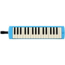 ■概要 ひときわ澄んだ音色と美しい集合音で、音量も豊かです。音域も広く、低〜高学年まで多様に活用できます。 子どもたちの使い勝手を追求した新しいデザインで、さわやかなブルーのカラーを採用したモデルです。 （鍵盤数：32鍵、色：ブルー） ■特長 ・便利なパイプクリップ 新しい演奏用パイプの差し込み口にはパイプを留めておけるパイプクリップ（特許出願中）がついています。手持ち時の演奏や卓奏の待機時などにとても便利です。 ・便利なシールスペース 新デザインハードケースには、背面と横面に名前シールを貼るスペースを設けているので、ロッカーに入れた時などに自分のピアニカを探す際にとても便利です。 ・持ち手の形状を改良 ハードケースにはやさしいイメージの新しい形状を採用。子どもの小さな手でも持ちやすいよう、持ち手の形状を改良しました。 ・息漏れを防ぐ構造 継ぎ目のないスポンジゴム製の「フレームパッキン」と薄紙製の「プレートパッキン」を採用したこだわりの構造で、息漏れを徹底的に防止しています。 ・さびにくいリード 特殊防錆塗料をリードに施すことで金属の劣化を防ぎ、澄んだ音色と正確で安定したピッチを保ちます。 ・スムーズなタッチ感 鍵盤の長さ、重さが異なる白鍵と黒鍵には、それぞれに専用のバネを使用しています。鍵盤下にはブレ防止ガイドも備わり、自然でスムーズなタッチ感を実現しています。 ・楽器を守るケース 楽器本体と同系色のプラスチック製ハードケースは、中空二重ブロー成型を採用し、耐久性に優れ楽器をしっかり守ります。また、ケースを開いているときは、楽譜を置くことができます。 ■仕様 色/仕上げ 本体　色　ブルー サイズ/重量 寸法 幅　本体：425mm、ケース：456mm 高さ 本体：49mm、ケース：58mm 奥行き 本体：96mm、ケース：173mm 重量 600g（ケースは含まない） 操作子 鍵盤 鍵盤数 32 音源/音色 音源　音域　f〜c'''