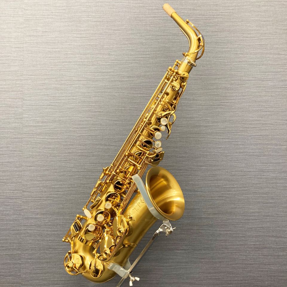 在庫有り セルマー アルトサックス Signature シグネチャー ブラッシュドラッカー仕上げ SELMER 管楽器のサムネイル