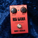 Way Huge Electronics 30周年記念 伝説のオーバードライブ “Red Llama”が帰ってきた！ Way Hugeを象徴するRed Llama がコンパクトになって復活！ 1992年に登場し、人気を博しながらもわずかな生産のみで姿を消した伝説のオーバードライブ 、オリジナル“Red Llama”。 Way Hugeを象徴するモデルであり、当時その革新性から数々のペダルビルダーたちに影響を与えた歴史的なペダルです。 名手たちを虜にしたそのサウンドは、黄金期のツイードアンプ・サウンドとも言われ、独特のハリと煌びやかさをもつ、まさに珠玉のオーバードライブです。 30周年を記念し、オリジナルのサウンドを鬼才ジョージ・トリップスによって完全再現。 ピッキング・ダイナミクスや手元のボリューム操作に追従し、クリーントーンから荒々しいクランチサウンドまで、自在にコントロール可能。 オリジナルの特徴的な見た目とサウンドはそのままに、ペダルボードにセットしやすいコンパクトなサイズに生まれ変わりました。 電源9V：006P/9V乾電池または9V AC/DCアダプター 外形寸法：58(W)×103(D)×55(H)mm