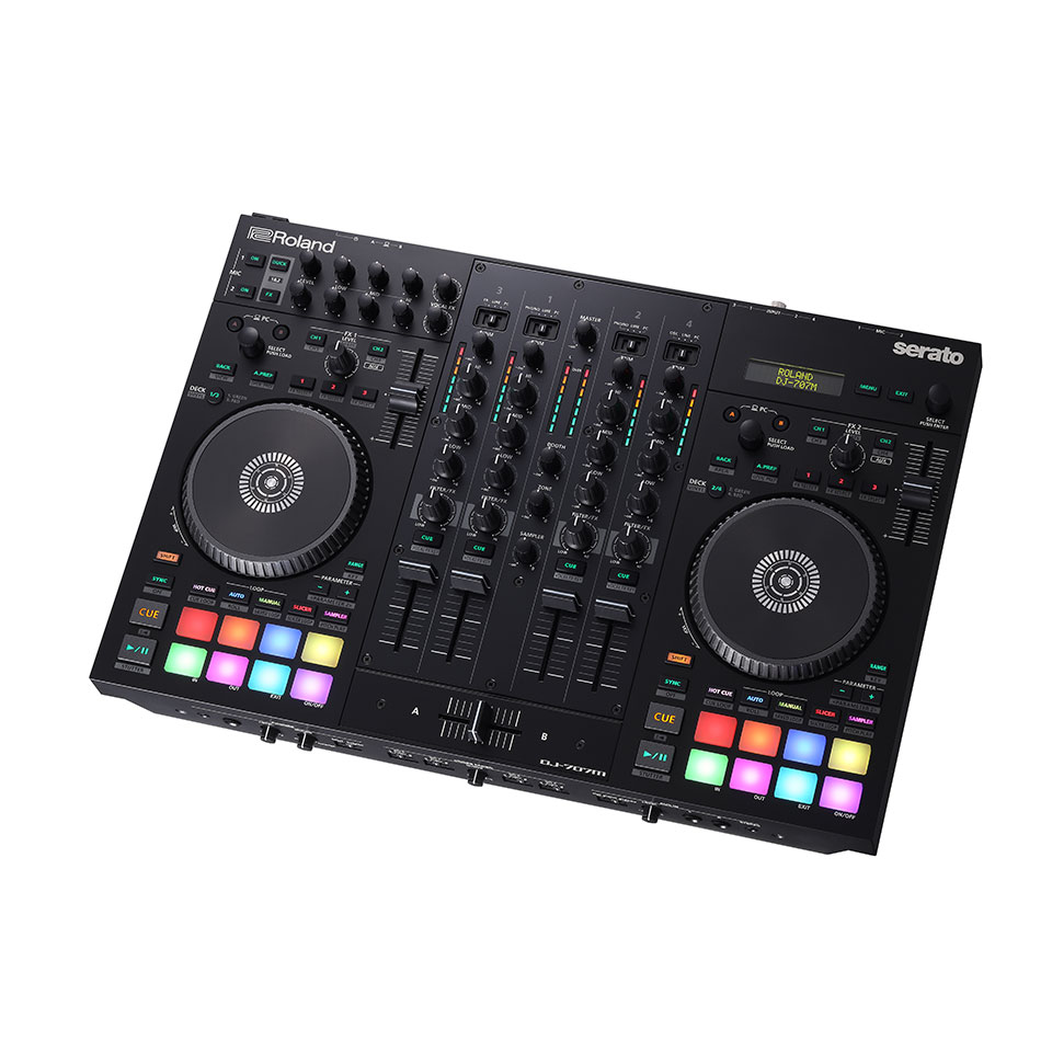 【製品概要】 パワフルな機能性と優れた可搬性を バランス良く実現させたSerato DJ コントローラーの最新モデル Roland DJ-707M は、機能性と可搬性の完璧なバランスの元に設計された 4 チャンネル、4 デッキの Serato DJ Pro コントローラー です。 DJ-707M は、コンパクトなパッケージで大量のコントロールと I / O を提供し、大規模および小規模のパーティー、クラブ、 イベントで活躍するプロの DJ に最適です。DJ-808 と DJ-505 を含む最先端のラインナップとして、DJ-707M は悩みを持つあらゆ る DJ の要求を満たすために作られたユニークかつ強力なコントローラーです。非常に用途の広い DJ-707M は、サイズ、接続性、 およびそのクリエイティブなツール・セットを通じて、あらゆるシーンに適応します。 1. 7 つの入力と 3 つの割り当て可能な出力を備えた多用途 4 チャンネル・コントローラー。 2. 出力にはバランス XLR および RCA のステレオ・マスターアウトに加えステレオ・ブースアウトとゾーンアウトを装備。 3. 独立した 3 バンド EQ に加え、リバーブ、エコー、オートピッチなどから選択可能なエフェクトを備えた高品質のデュアル XLR マイク入力。 4. 明快、かつ使い勝手の良いコントロールパネルと LCD ディスプレイ。 5. 別々のコンピュータから複数の Serato をセッションできるデュアル USB 入力。 6. 即興でのリミックスや楽器伴奏のための内蔵 TR リズム・パターンを収録。 7. エネルギッシュなパフォーマンスのための即戦力ワンショット・サウンド・エフェクトを搭載。 8. スタンド・アロン・ミキサー・モードでは、ライン入力とフォノ入力に接続された機器やターンテーブルを使用可能。 Serato DVS アップグレードにも対応。 9. Serato DJ Pro と外部機器を同期させるための MIDI 出力を装備。 多彩な接続性と高い可搬性 ポータブル・デザインに加え、プロ・グレー ドの耐久性、先進的な機能を備えた DJ-707M は、モバイル・アプリケーション、クラブ DJ、ライブ・パフォーマンス、企業イベント に最適なコントローラーです。MASTER OUT、 BOOTH OUT、ZONE OUT の各出力は、内蔵 の 24bit/48kHz のオーディオ・インターフェー スにより高品位なサウンドを実現。さらに各 出力に独立した EQ とマルチ・バンド・コンプ レッサーが、忠実なオーディオ・ソースの再 生とクリアでパワフルなサウンドを実現しまし た。DJ-707M は 7 つのインプットを搭載し、 ヴォーカルや外部楽器を接続した大掛かりな セットアップも可能に。またデュアル USB 入力 により、最大 2 つの Serato を別々のコンピュータで実行でき、DJ プレイの交代や、バックアッ プ PC との交換もシームレスに行えます。音楽 再生用の iOS デバイスを USB の 1 つに接続す ることで、緊急時に無音にならない様に対策 をすることもできます。Serato DJ Pro 専用のコントロールはホット・ キ ュ ー 、 ル ープ、 エ フ ェ クト、 リ ズ ム・ パ タ ー ン、サンプルを素早く作成、トリガーすること を可能にし、さらにデッキ選択ボタンで 4 つ の Serato デッキ間の高速切り替えを可能にし ます。各チャンネルごとにエフェクトをアサイン 可能な内蔵チャンネル FX や、デッキごとに 3 つの FX 選択ボタンからアクセス可能な Serato FX を使用することで、巧みに MIX したり、ス クラッチを際立たせたりします。 DJ-707M のスタンド・アロン・ミキサーを使 用すれば、CDJ やターン・テーブル、マイク、 その他のオーディオ・プレーヤーを接続する ことで、全くコンピュータを使わないプレイも 可能。インプット・トリム、EQ、フィルター / FX、TR リズムパターン、ワンショット・サウン ド・エフェクトもコンピュータなしで使用するこ とができます。 ボーカルや MC のパフォーマンスに DJ-707M の高品質デュアル XLR 入力チャンネルは、ボーカリストや MC に最適です。 3 バ ンド EQ とアンチ・フィードバックにより、どん な状況でも音声を安全かつ効率的に制御。各 チャンネルには、独立したゲイン、ローカット・ スイッチ、およびノイズ・ゲート、さらに専用エ フェクトとして、クリーンなリバーブやディレイ に加え、キーベースのオート・ピッチやオート・ ダッキングを搭載しています。 自在なルーティング DJ-707M の入力機能はとても多彩です。4 つの RCA ライン入力、2 つの XLR マイク入力、 およびフォン入力とミニステレオ入力を備えた AUX IN をフロント・サイドに搭載しています。 AUX IN は接続機器に合わせてマイク・レベル、 ライン・レベルに切り替えることもできます。これらの多彩な入力を生かすため、DJ-707M には 3 つの割り当て可能な出力セクションがあ ります。 MASTER OUT セクションには、メイ ン PA システム用のバランス XLR と RCA ジャッ クの両方を搭載。BOOTH OUT セクションには バランス TRS ジャックを、ZONE OUT セクショ ンには RCA ジャックを搭載しています。各出 力セクションには個別の EQ、マルチ・バンド・ コンプレッサー、およびリミッターを搭載して いますので、精密なミキシングも可能。ユー ザー・マイク、ミキサー、および各出力設定は 簡単に保存して LED ディスプレイで呼び出すこ とができます。 フレキシブルなミキシング・ツール TR-909 の個性豊かなハイハット・サウンドから TR-808 のフロアを揺るがす低音まで、Roland の TR リズム・マシンは 80 年代から 90 年代のヒップ・ホップやハウス、テクノ、エレクトロから今日 のトラップ・ミュージックに至るまで、様々な ジャンルの音楽の礎になりました。これらの象 徴的なリズム・サウンドを、DJ-707M はプリセッ トのリズムとして走らせることができ、クラシッ ク・トラックのイメージを変えたり、刺激的な トランシジョンを作ったり、楽器演奏の為の 伴奏を制作したりするのに最適です。これら のリズム・サウンドは内蔵のサウンド・エフェ クトやボーカル・エフェクトとともに、音楽の シンプルなミキシングを超えて、ユニークで記 憶に残る DJ パフォーマンスを可能にします。　