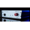 Rupert Neve Designs社の高品位ヘッドフォンアンプ トラッキング(録音)やミキシングなどの制作作業や音楽鑑賞に関わらず、ヘッドフォンアンプはヘッドフォンと共に最終的なサウンドクォリティを決定付けるとても重要な要素です。しかしながら、世界にはまだすべての妥協を排したヘッドフォンアンプが存在しません - サウンド、ヘッドルーム、そして出力、どこかが物足りないのです。かくして Rupert と Rupert Neve Designs チームは RNHP の開発に乗り出しました。 デスクトップミキサー 5060 Centerpiece のヘッドフォンアウト回路をベースとする RNHP は、24V仕様のリファレンスクォリティの「ヘッドフォン専用」アンプリファイアです。 入力には厳しい調整が行われた+4dBuのバランスラインインの他に、RCAと3.5mm(1/8”)のアンバランスインを用意。ヘビーデューティのスチール製シャーシはVESA規格に対応し、市販のマウントに取り付けることも可能です。そして妥協無き設計により、どんなヘッドフォンにおいても余分な負荷なくドライブし、ワイドでオープンなサウンドを実現します。 これまで体験したことのない清澄さで演奏、ミキシングから純粋に音楽を楽しむことができるでしょう。 【接続に適したデバイス例】 Input A : +4dBu XLR または TRS バランスライン出力を装備した機器に最適 Input B : RCAアンバランス出力を装備した機器に最適 Input C : 3.5mm(1/8”)出力を装備したステレオ機器に最適 【VESAマウント対応】 RNHP は、VESA 100 規格のマウントで固定できるように設計されており、壁やポール、テーブル、アームなど市販のマウントに取り付けることができます。RNHP を最適な場所とポジションに設置して使用することができるでしょう。 【特徴】 プレシジョンサウンド： ワイドでオープン、精密かつ極限のサウンドクォリティをお使いのヘッドフォンにもたらします。 専用出力： 高出力、余裕のあるヘッドルームデザインにより、ハイインピーダンスヘッドフォン(最大600Ωまで)を効率良くドライブします。大音量のレコーディングセッションにもしっかり対応します。 信頼のある忠実な転送： ほぼ”ゼロ”に近い出力インピーダンス(0.01Ω @ 1kHz)、ダイレクトカップルアンプ設計による相性問題を排した素晴らしい信号転送を実現します。 高精度ステレオ抵抗： ボリュームコントロールに左右バランスのズレをなくしてステレオポットを使用しています。完璧なバランスでボリューム操作を行えます。 業務機レベルのライン入力： 業務機との接続の為に調整された+4dBuライン入力を装備します。”A”スイッチで、リアパネルのバランス入力を選びます。この入力はコンボジャックで、XLRまたはTRSプラグのどちらの接続にも対応します。 RCA入力： 民生機レベルの -10dBV に調整された、アンバランスのRCAピン入力を装備しています。”B”スイッチでこの入力を選びます。RCAはホームステレオからプロシューマー機器まで広く使われている端子です。 3.5mm(ミニステレオ)入力： 3.5mmのステレオ入力は、スマートフォンなどのモバイルデバイスやコンピューター、デジタルカメラなどとの接続に便利です。フロントパネルの”C”スイッチでこの入力を選びます。 VESAマウント： VESA 100規格のマウントに RNHP を取り付けることができます。市販のポールマウントでマイクスタンドやデスクアームマウントで RNHP を設置することができます。あるいはウォールマウントで、机の下に設置するのもアイデアのひとつです。 スチール製のクラムシェルシャーシー： RNHP はソリッドなスチールシャーシーを使用した頑丈な造りも特長のひとつです。また、そのデザインは接続端子やメインボリュームを引っ掛けて壊さないように配慮されています。ゴム足はショックアブソーバーの役割も兼ねています。 寸法： 幅 x 奥 x 高 = 6.5” x 4.6” X 1.9” (約165.1mm x 116.8mm x 48.3mm) 電源供給： 最低駆動電源 24VDC @ 0.25A (6ワット) ノイズと安定した電源供給のために厳選された付属の電源アダプターをご利用ください。