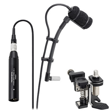 こちらの商品は【Recording Proshop Miyaji (RPM)】のお取り扱い商品です。 お電話でのお問い合わせは03-3255-3332まで。 スネアやタムなどに確実にグリップするスタンダードグースネックマウントを付属。 ■マウント ・スネアやタムなどに確実にグリップする独自設計のドラムマウント。 ・マウントを装着した状態でも、自由にドラムのチューニングが可能。 ・着脱式グースネックは、垂直または水平に装着可能。 ■マイクロホン ・最大入力音圧レベル159dBの高耐入力設計。 高い音圧でも歯切れよく、鮮明でバランスの取れたレスポンスを実現。 ・暗騒音を低減するローカットスイッチを搭載。 ・単一指向特性により、背面や側面からの不要な音をアイソレート。 ・求める音源を的確に収音し、高いハウリングマージンを獲得。 ・別売り交換ユニットによりハイパーカーディオイド、全指向性への変換が可能。 【製品仕様】 ■型式 バックエレクトレットコンデンサー型 ■指向特性 カーディオイド ■周波数特性 40〜20000Hz ■ローカット 80Hz、12dB/oct ■感度 -49dB（3.5mV）re 1V at 1Pa ■出力インピーダンス 200Ω ■最大入力音圧レベル 159dB SPL、1kHz at 1% T.H.D. ■ダイナミックレンジ(typical) 130dB、1kHz at Max SPL ■SN比 65dB、1kHz at 1Pa ※オーディオプレシジョンSystem Two使用時の A特性代表値です。 ■ファントム電源 11V〜52V DC、3.5 mA typical ■スイッチ フラット、ローカット ■質量 マイクロホン部：14.5g、パワーモジュール：90g ■寸法 ・マイクロホン部：37.8mm長、径12.2mm ・パワーモジュール：92mm長、径18.9mm ■出力コネクター パワーモジュール：3ピンXLRM型式 ■コード ・4.0m長(マイクロホン部に固定)、径3.2mm、HIROSE HR10タイプコネクター使用 ■オプション交換ユニット UE-Hハイパーカーディオイド、UE-O全指向性 ● 付属品：AT8490(グースネック/スタンダード)、AT8491D(ドラムマウント) AT8543(パワーモジュール)、AT8468(バイオリンマウント)、ハードケース