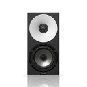 【製品概要】 Amphion One12スタジオモニターは、最も自然な音を奏でるモニターです。 高いモニター精度無しにはいい仕事ができません。 つまり、出来る限り極めて正確で、最も細やかなモニターを持つことは非常に大切な事です。 Amphion スタジオモニターはそれを提供することに加えて、いくつかのモニターは最適なサウンドを得るために高いリスニングレベルが要求しますが、それによって引き起こされる耳の疲れをほぼ排除するよう製作されました。One12は作業しているプロジェクトにその低音量でのパフォーマンスを提供する事により、長時間の作業が楽しい体験となることを約束します。 【製品仕様】 ■形式: 2Way パッシブラジエーター ■ツイーター: 25mm / 1inch チタニウム ■ミッドレンジ / ウーファー: 12cm / 4.5inch アルミニウム ■クロスオーバー周波数: 1600Hz ■インピーダンス: 8Ω ■出力音圧レベル: 84dB@2.83V / 1m ■周波数特性: 78 - 20,000 Hz +/-3dB ■許容入力: 20 - 100W ■サイズ (H x W x D): 259 x 132 x 220 mm ■重量: 6kg