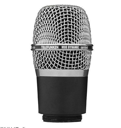 こちらの商品は【Recording Proshop Miyaji (RPM)】のお取り扱い商品です。 お電話でのお問い合わせは03-3255-3332まで。 本製品はShure規格ワイヤレス・マイクロフォン用のヘッドです。 ワイヤレスマイク本体及びレシーバー等は付属しません。 TELEFUNKEN M80 ワイヤレスヘッドはライブでのステージパフォーマンスでの新たなスタンダードとなりつつあります。 ステップアップトランスと超薄型マイラー膜で構築された低質量のカプセルを備えており、通常コンデンサーマイクに期待されるような高周波数レスポンスと優れた透明度を誇ります。 ツアーでの長旅にも耐えうる丈夫な設計です。 TELEFUNKEN M80は2008年にグリーンデイが使用し始めました。彼らはM80のサウンドをボーカルマイクとして採用しましたが、唯一の問題は彼らがおとなしいクラブバンドではなかったことです。 大きなスタジアムなどでのパフォーマンスにおいて、彼らにとって有線のマイクロフォンというのは大きな問題でした。 多くの実験の後にTELEFUNKENはM80ワイヤレスヘッドの開発に成功しました。 この小さなヘッドにカプセル、ヘッドグリル、出力トランスが詰め込まれています。