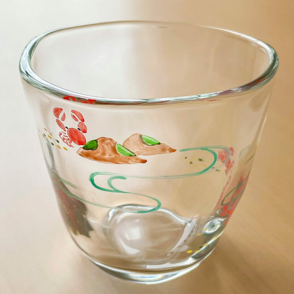 京の色絵ガラス 京焼 清水焼 冷茶グラス 蟹　京都 和小物 和雑貨 麦茶グラス コップ グラス タンブラー おもてなし 風流 かわいい きれい 伝統 手づくり 絵付 プレゼント ギフト 贈り物 男性 女性 子供 ひんやり 涼しい おしゃれ 蟹のデザインのグラス お茶のグラス