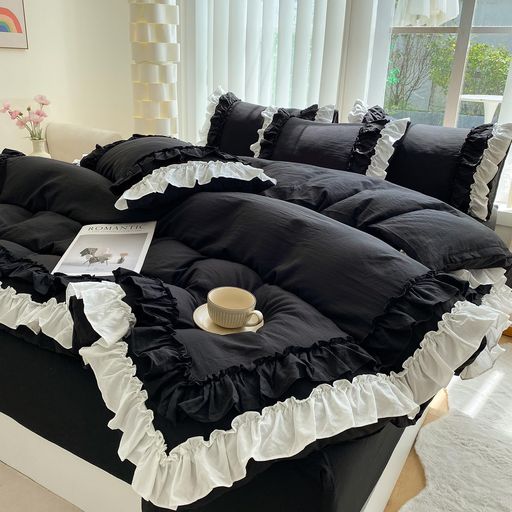 【商品仕様】シングル 3点セット 掛け布団カバー(1枚)、150X210cm ・ボックスシーツ 100X200+30cm 枕カバー(1枚) 46X63cm セミダブル 4点セット内容と仕様 掛け布団カバー(1枚)、170X210cm ・ボックスシーツ 120X200+30cm 枕カバー(2枚) 46X63cm ダブル 4点セット 掛け布団カバー(1枚)、190X210cm・ボックスシーツ 140X200+30cm 枕カバー(2枚) 46X63cm 【おしゃれな2層フリルデザイン】:いつもの寝具にセットするだけで、かわいくお部屋を演出。上品なフリルが雰囲気を引き立てます。可愛い2層フリルが映えるような色合いの生地で布団カバーも作りました。寝室が雰囲気を変わりたい方もぜひお試しください。しっかり生地で、肌触りが良いですから、疲れた体にちゃんとリッラクスできて、癒されたような感じられます。 【高品質な素材】:優れた耐久性で色褪せしにくく、手触りが柔らかい、ベッドに美しさをプラスする、シワや毛玉が発生しにくい、通気性と吸放湿性に優れており、暑い夏でも寒い冬でも快適な温度を保ちます。