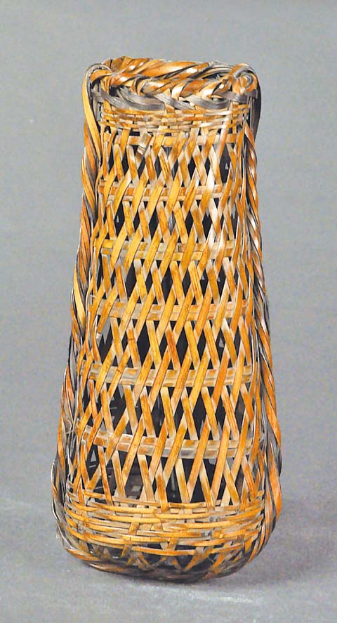 利休所持写　鉈鞘籠花入（掛花入）