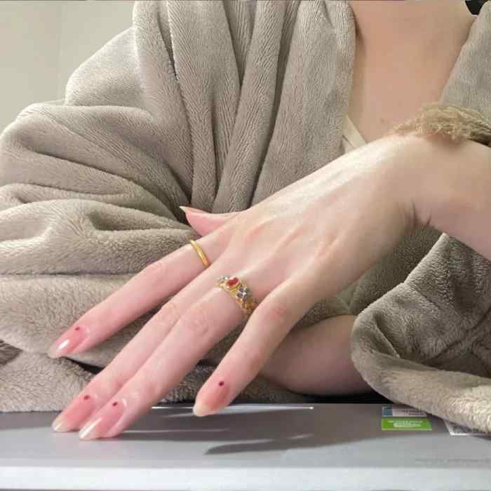 ネイル アート パッチ 2025 春の 赤い メイク ヌード ネイルアート なの 摩耗 ネイル 白い の ホット ガール シンプル 白