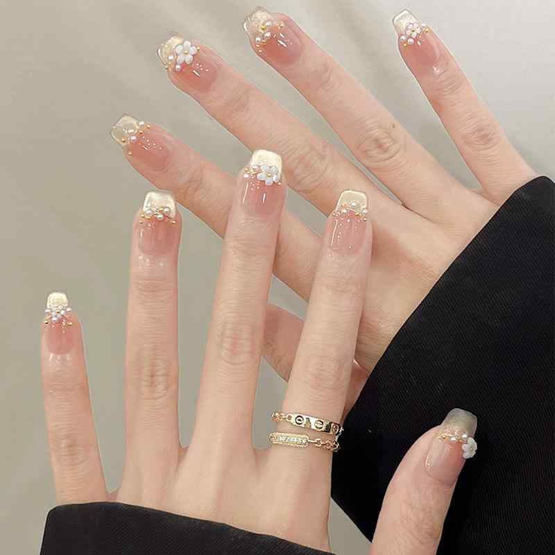 ネイル アート パッチ なの ウェアラブル ネイル 2025 高級 ショート ネイルアート ゴールデン キャッツアイ ホワイト ヌードカラー 春の 花が 咲く