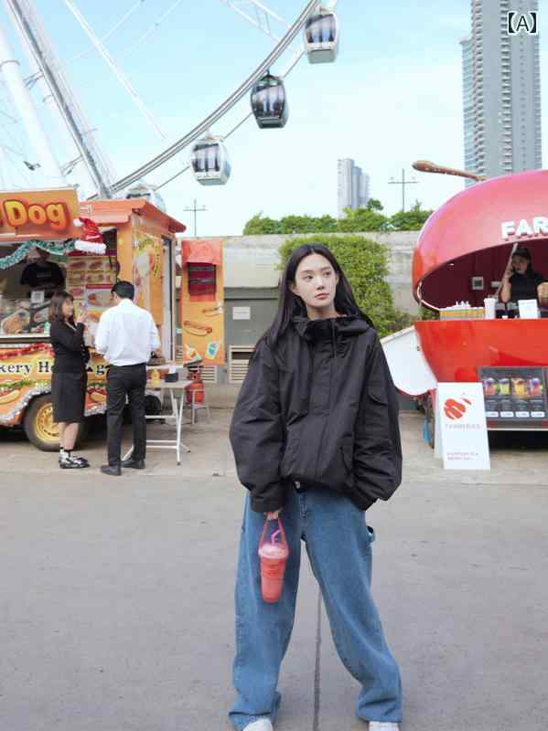 アウター パーカー アウトドア SPELの2025春のポケット付きパーカーはゆったりとしており立て襟で旅行に最適です。女性向けアウターウェアです。