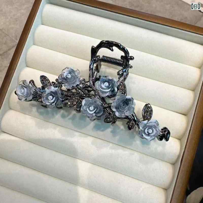 みやショップ楽天市場店のレディース かわいい ヘアクリップ 花 モチーフ 赤いバラ スターフラワー チェリー タッセル フリンジ 髪に優しい 華やか 冬｜アングル3