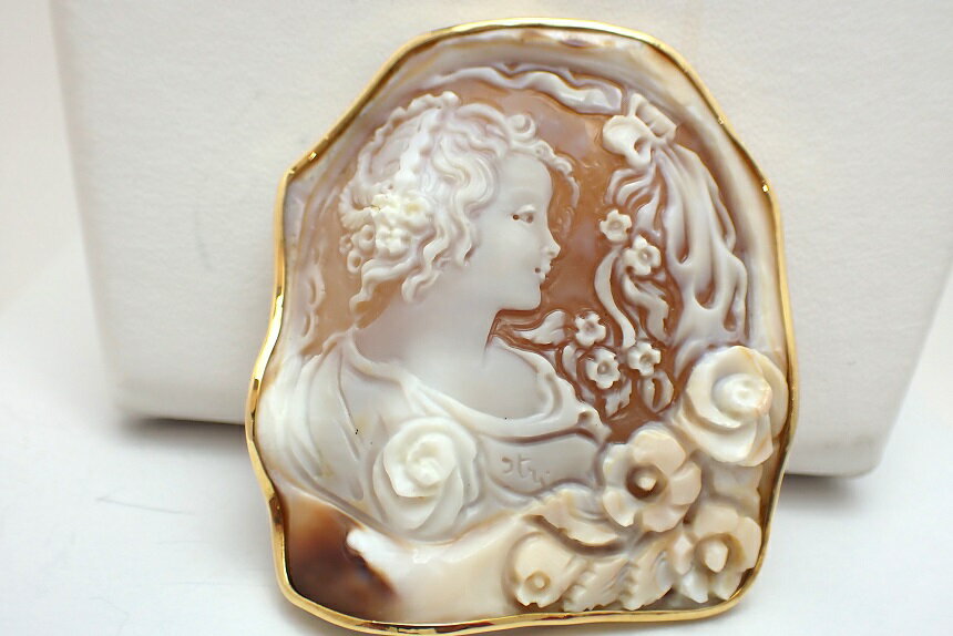 K18　シェルカメオペンダントブローチ／トンマーソ イトリ作／女性／23.5g　【質屋出店】【送料無料】【xiōngzhēn】