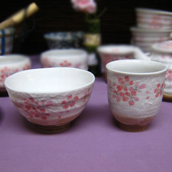 平安桜 桜の花 茶碗 湯呑のセット 飯椀 せともの 食器 お茶 緑茶 ごはん ご飯 湯呑み 湯飲み 元 (20250320)のサムネイル