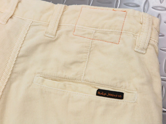 穿き込むほどに味わい深くカッコ良くなる★ヌーディーのコーデュロイショーツ。NudieJeansco,ヌーディージーンズ,LUKESHORTS,ルークショーツ,CORDDUSTYWHITE,コーデュロイショーツ,コールテンショーツ,ショートパンツ
