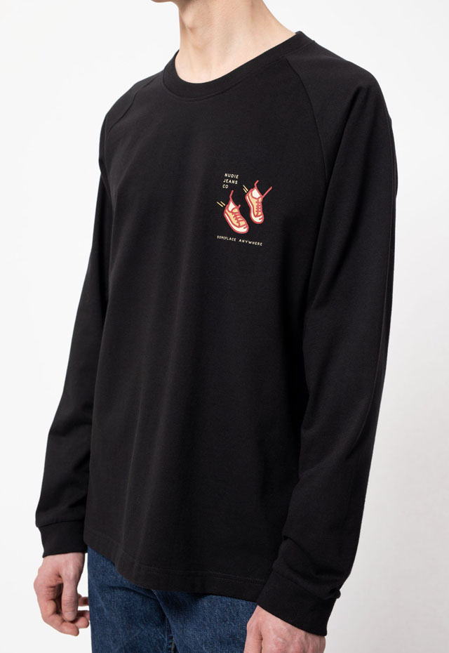 Nudie Jeans co/ヌーディージーンズ BODIE FEET ラグランプリントTシャツ/長袖カットソー/ワンポイント・ラグランTee BLACK(ブラック)