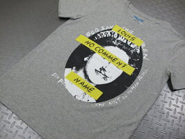 エッジの効いた先鋭的な、アーティスティックなプリントが話題★NOCOMMENTPARIS,ノーコメントパリ,T-SHIRTMENQUEEN,半袖プリントTシャツ,カットソー,GRAY(ヘザーグレー)