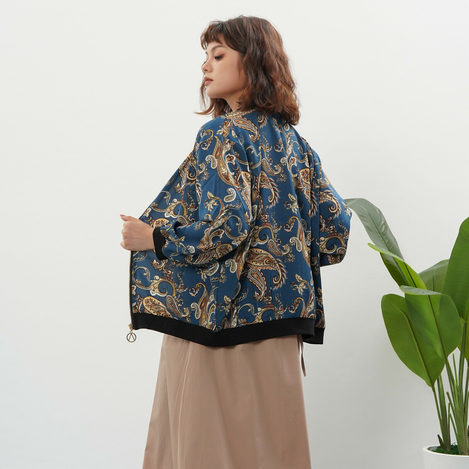 new【即日発送】Fal′beu【M〜L】映えプリントジップシャツ　ドロップショルダー　デイリーファッション..