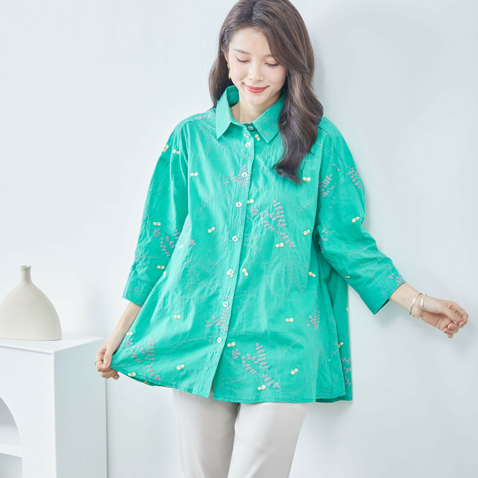乐天商城 - new春物【即日発送】TRUBE【M〜L】コットン　ボタニカル柄刺繍シャツ(C07-132) 普段着 おしゃれ着　羽織（シャツ単品） ミセスファッション 大人可愛い 30代 40代 50代 60代　若見え　洋服　婦人服　可愛い服　春　夏　7分袖 綿100