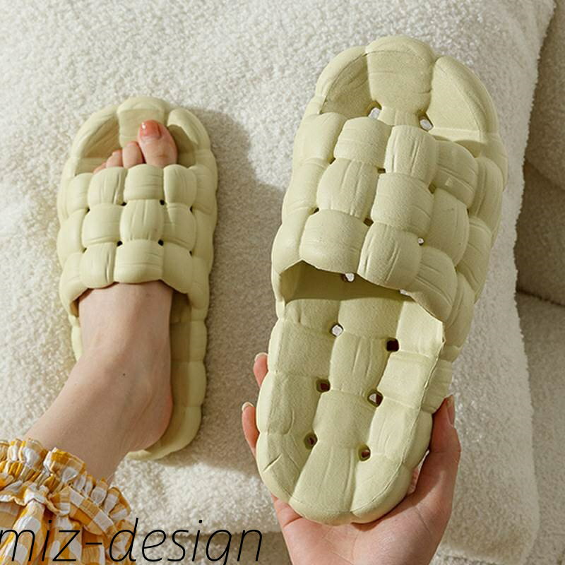 色展開 ホワイト ブラック グリーン ピンク イエロー グレーサイズ 23.0-23.5cm 24.0-24.5cm 25.0-25.5cm 26.0-26.5cm 27.0-27.5cm 《商品について》 ※当ショップは海外からのノーブランド商品になります。 海外製品のため日本商品に比べ品質が劣る場合がございます。 糸のほつれ、多少の汚れやシミ、ファスナーが固い、デザインの若干の違いなどは不良品には該当しませんのでご了承ください。 お手持ちの携帯やPCの画面設定の影響により、実物と色味が異なって見える場合がございます。 ※当ショップはお客様より注文を確認した上でメーカーに発注しておりますので返品、交換は出来かねます。ご了承下さいませ。 《発送について》 お取り寄せ商品のため、ご入金確認後、お届けまでに「10-24日程度」のお時間がかかります。 通常よりもお時間がかかってしまう場合もございます。 欠品や商品の不具合などにより、商品をお届けすることができず、ご注文をキャンセルさせていただく場合もございますのでご了承ください。 ※当ショップの商品はお取り寄せ商品につき、入金確認後メーカーへ発注させて頂きます。 ※メーカーにて在庫切れの場合は、速やかに返金させて頂きます。 《返品についての特約に関する事項》 ご注文確定後、発注後のキャンセルやサイズなどの内容変更は承っておりません。 注文時によくご確認ください 商品に欠陥がある場合を除き、基本的には返品や交換には応じません。 最後までご覧くださり、ありがとうございました。 編み込み風 サンダル スリッパ レディース ビーチサンダル シャワーサンダル ローヒール フラット ラウンドトゥ 防水 穴あき 速乾 PVC かわいい 大人可愛い シンプル おしゃれ キュート ガーリー 編み込み 春 夏 秋 冬 無地 海 プール 室内 休日 浴室 トイレ ベランダ 普段使い 大きい 23.0-23.5cm 24.0-24.5cm 25.0-25.5cm 26.0-26.5cm 27.0-27.5cm 白 黒 緑 灰色 黄色 イエロー ピンク ホワイト ブラック グリーン グレー色展開 ホワイト ブラック グリーン ピンク イエロー グレーサイズ 23.0-23.5cm 24.0-24.5cm 25.0-25.5cm 26.0-26.5cm 27.0-27.5cm 《商品について》 ※当ショップは海外からのノーブランド商品になります。 海外製品のため日本商品に比べ品質が劣る場合がございます。 糸のほつれ、多少の汚れやシミ、ファスナーが固い、デザインの若干の違いなどは不良品には該当しませんのでご了承ください。 お手持ちの携帯やPCの画面設定の影響により、実物と色味が異なって見える場合がございます。 ※当ショップはお客様より注文を確認した上でメーカーに発注しておりますので返品、交換は出来かねます。ご了承下さいませ。 《発送について》 お取り寄せ商品のため、ご入金確認後、お届けまでに「10-24日程度」のお時間がかかります。 通常よりもお時間がかかってしまう場合もございます。 欠品や商品の不具合などにより、商品をお届けすることができず、ご注文をキャンセルさせていただく場合もございますのでご了承ください。 ※当ショップの商品はお取り寄せ商品につき、入金確認後メーカーへ発注させて頂きます。 ※メーカーにて在庫切れの場合は、速やかに返金させて頂きます。 《返品についての特約に関する事項》 ご注文確定後、発注後のキャンセルやサイズなどの内容変更は承っておりません。 注文時によくご確認ください 商品に欠陥がある場合を除き、基本的には返品や交換には応じません。 最後までご覧くださり、ありがとうございました。 編み込み風 サンダル スリッパ レディース ビーチサンダル シャワーサンダル ローヒール フラット ラウンドトゥ 防水 穴あき 速乾 PVC かわいい 大人可愛い シンプル おしゃれ キュート ガーリー 編み込み 春 夏 秋 冬 無地 海 プール 室内 休日 浴室 トイレ ベランダ 普段使い 大きい 23.0-23.5cm 24.0-24.5cm 25.0-25.5cm 26.0-26.5cm 27.0-27.5cm 白 黒 緑 灰色 黄色 イエロー ピンク ホワイト ブラック グリーン グレー