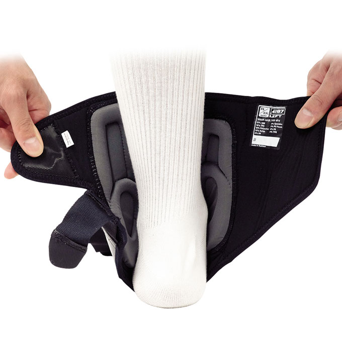 【訳あり商品】McDavid（マクダビッド）バイオロジックス アンクルブレイス(右足首用)（M4197R）（スポーツ/野球/トレーニング/フィットネス/バレー/サポーター/ケア用品/ハードサポート/関節サポート/捻挫）