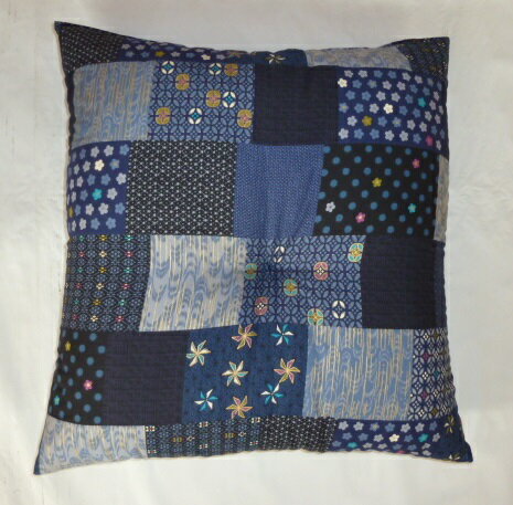 銘仙判座布団　紺　民芸　パッチワーク柄　55x59cm