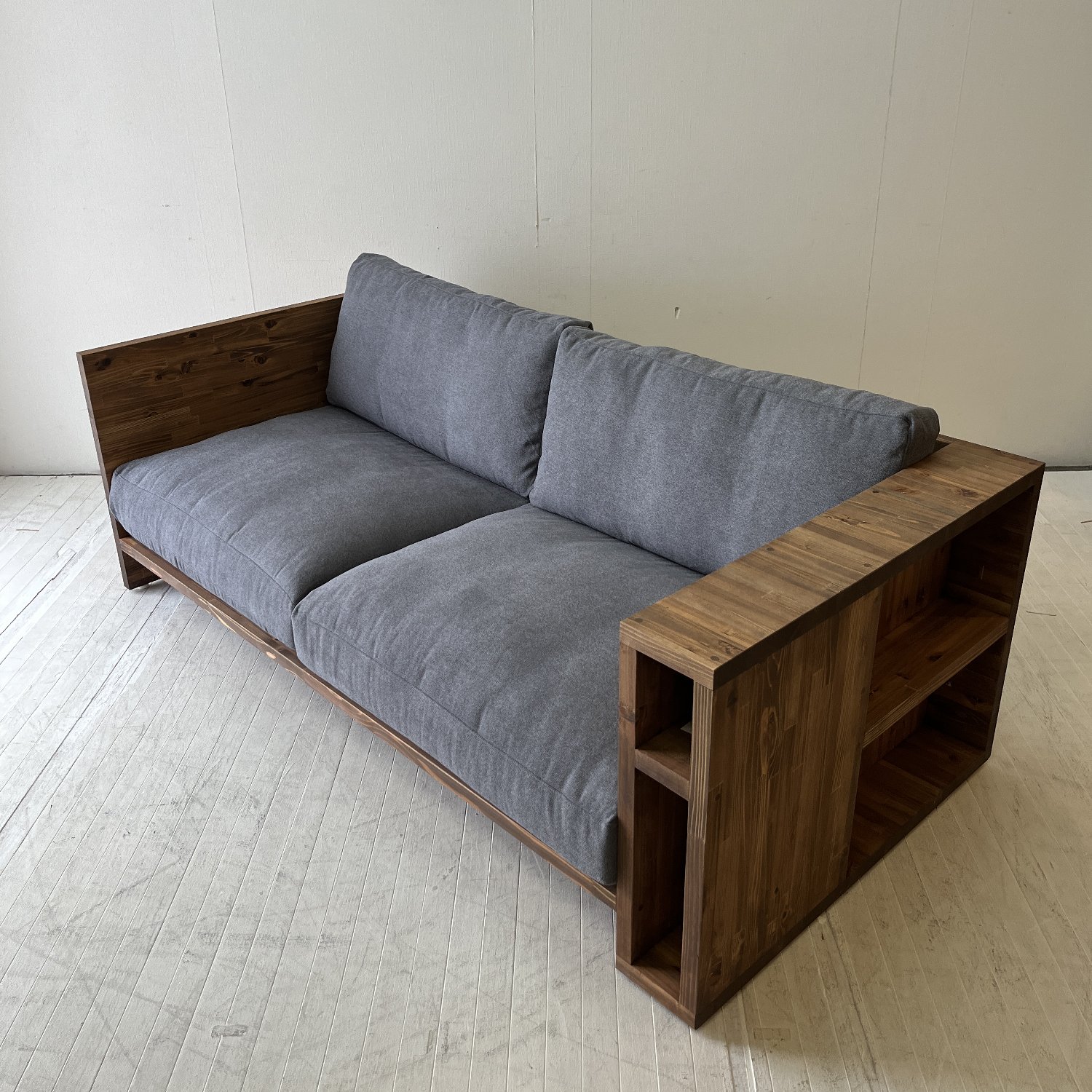 【訳ありアウトレット品】265,000円→140,000円!杉無垢材の収納付きソファ NRT-S-130071