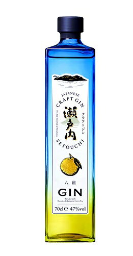 容量 700ml アルコール度数 47度 原材料 醸造アルコール（国内製造）、 八朔、緑茶、ジュニパーベリー ■豊富に含まれた柑橘のオイルによって、ロック・炭酸割りで白く濁ることがあるのも本品ならではの特徴です。 ■生産可能本数が決まっていることから、一時的に欠品となる場合がございます。 八朔（はっさく）の鮮烈な美味しさが詰まった瀬戸内生まれのジン　