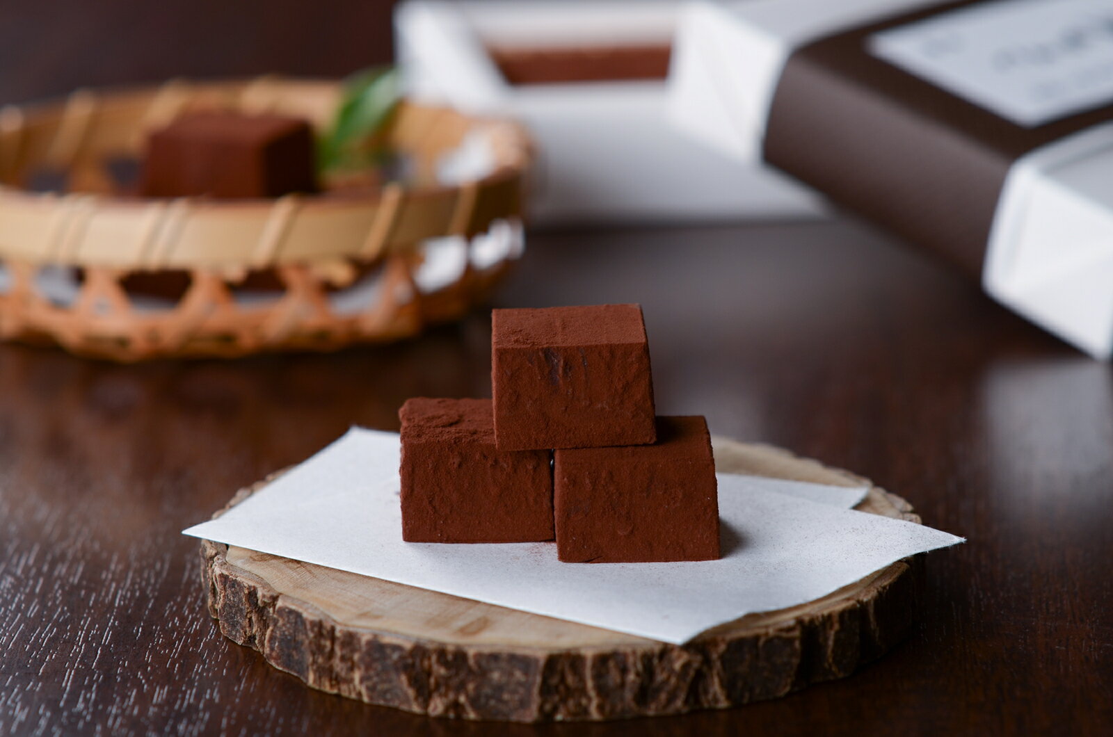 胡麻油 の 生ちょこ 母の日 生 チョコレート 生 チョコ パティシエ 手作り ハンドメイド 大人の味 ギフト 内祝い 贈り物 グルメ お取り寄せ お取り寄せスイーツ スイーツ 和スイーツ 高級 高級 胡麻油 自宅 プレゼント