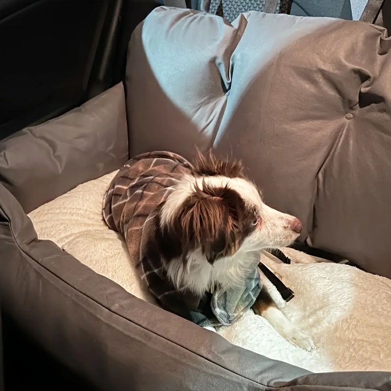 取り外し可能な快適なクッション付き頑丈なペット 犬用シートベルト 2つのサイズから選べる旅行用安全..