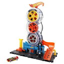 ホットウィール モンスタートラック ダウンヒルレース プレイセット Hot Wheels City Super Twist Tire Shop Playset, Spin The Key to Make Cars Travel Through The Tires, Includes 1 Hot Wheels Car, Gift for Kids 4 to 8 Years Old [Amazon Ex 【並行輸入品】