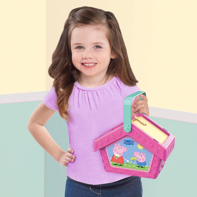 MJ-MARKETのペパピッグ きんてれ Just Play Peppa Pig Let's Have a Picnic Set, Travel Toy with Handle Includes 4 Settings and Play Food, 15-Pieces, Kids Toys for Ages 3 Up 【並行輸入品】｜アングル2