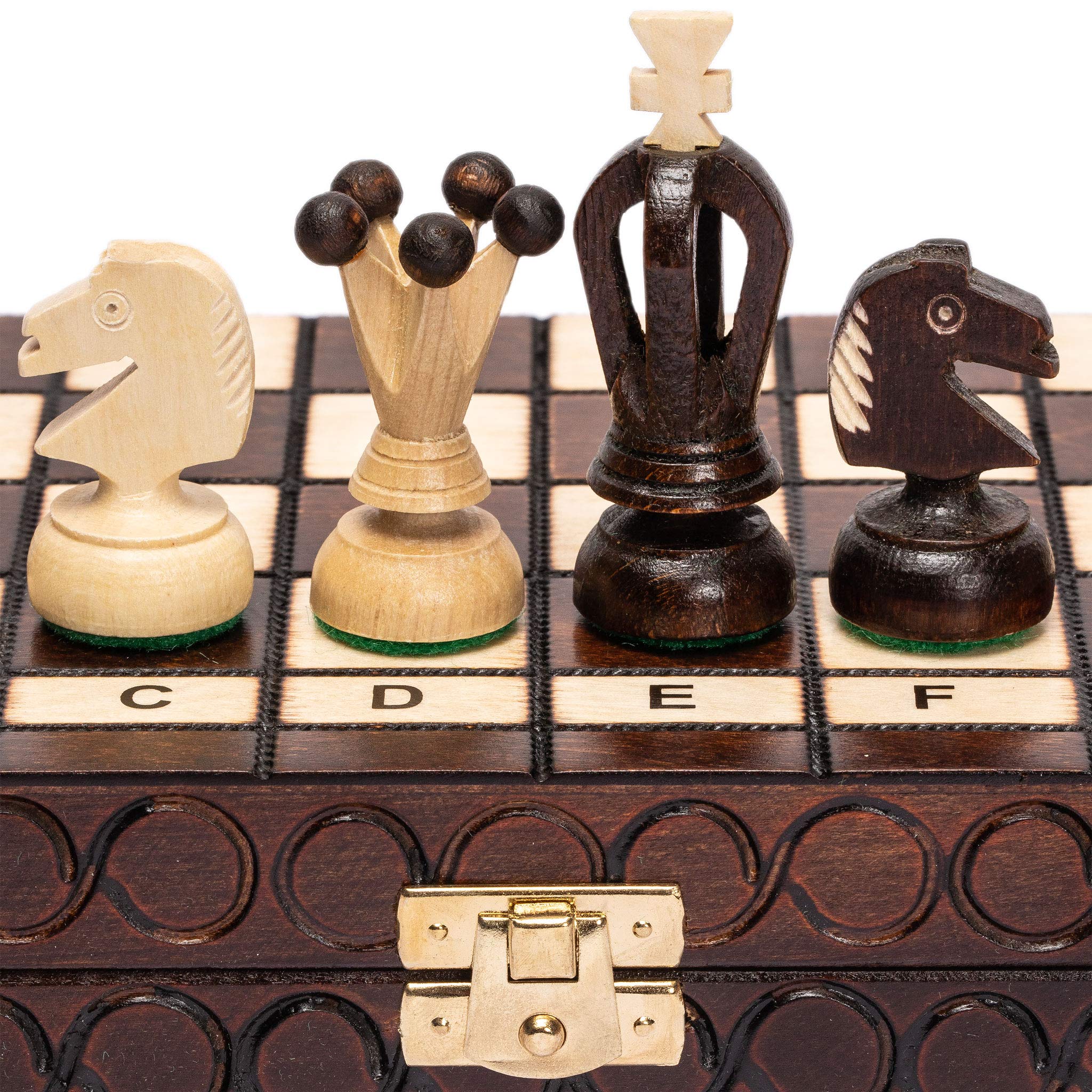 ※重さ:　約590 g ※パッケージサイズ:　約30 x 29 x 2 cm ※輸入品です。 ※説明は英語表記になります。 ※海外からの配送の為、納期に遅延が発生する場合がございます。 *Husaria European International Chess Wooden Game Set - King's - 11.3-Inch