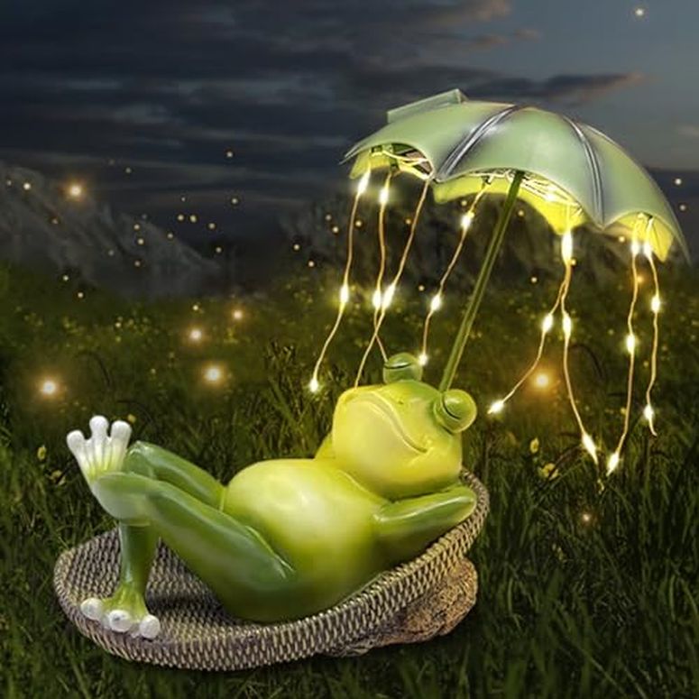 ガーデンライトLEDソーラーライト ソーラーパワー Solar Frog Garden Decor Outdoor Statue - Frogs Umbrella LED Waterproof Sculptures Lights, Cute Frog Pond/Yard Statues Outside Decoration, Home, Lawn, Patio, Resin Animal Ornament, Wome 【並行輸入品】