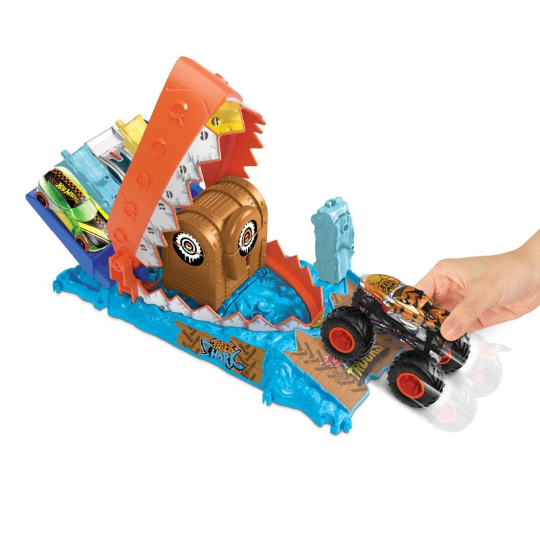 ホットウィール モンスタートラック Hot Wheels Monster Trucks Arena Smashers Treasure Chomp Challenge Playset with 1:64 Scale Tiger Shark Toy Monster Truck 1 Crushed Car 【並行輸入品】