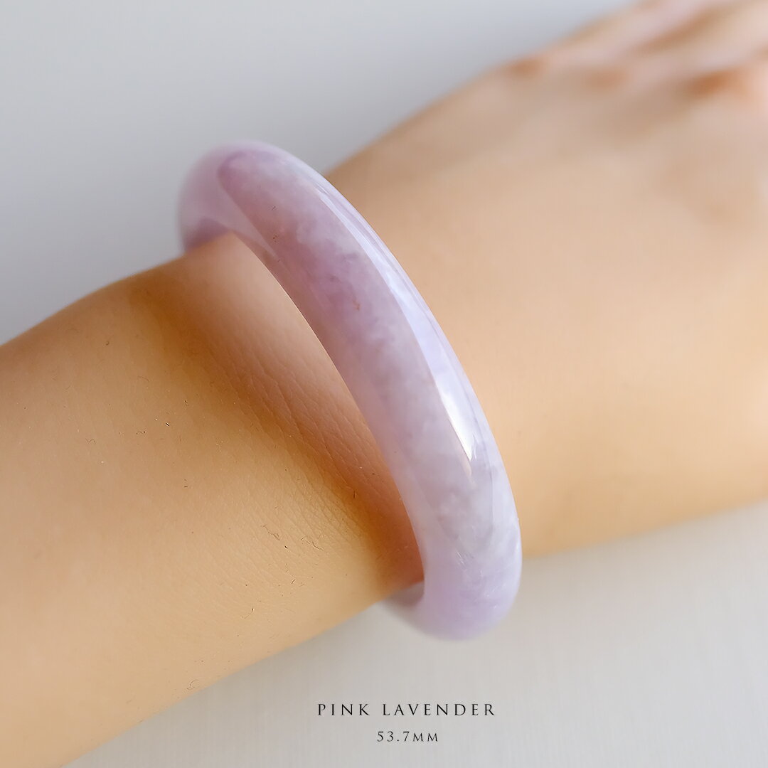 翡翠(ひすい)バングル (円形/内径53.7mm) 『PINK LAVENDER』 アイシーラベンダー翡翠 一点物 高品質 無着色 ミャンマー産天然ヒスイ ジェダイト 天然石 お守り 縁起物 5月誕生石 国石 ギフト プレゼント パワーストーン 誕生日 記念日 紫【鑑別書作成無料】【送料無料】