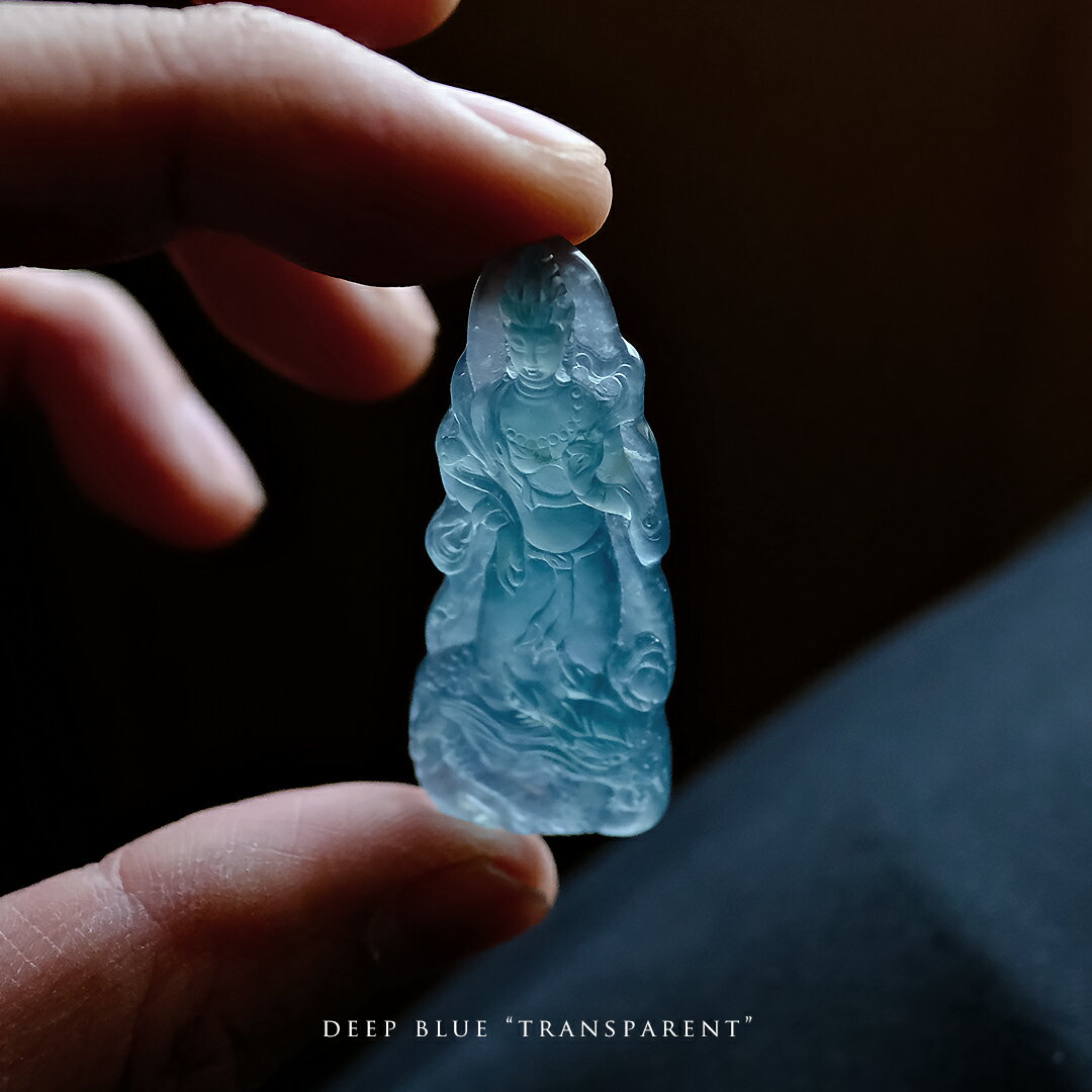翡翠 (ヒスイ) 彫刻 ペンダントトップ 『DEEP BLUE 
