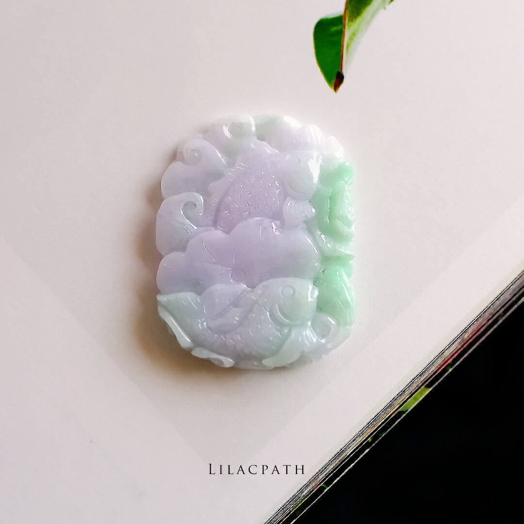 Rakuten - 翡翠 (ひすい) 彫刻 ペンダントトップ 『Lilacpath』 ラベンダー&グリーン翡翠 一点物 無着色 高品質 ジェダイト ミャンマー産 天然石 硬玉 ナチュラル お守り パワーストーン 国石 5月誕生石 風水 縁起物 贈答品 ギフト プレゼント 誕生日 記念日 紫【送料無料】