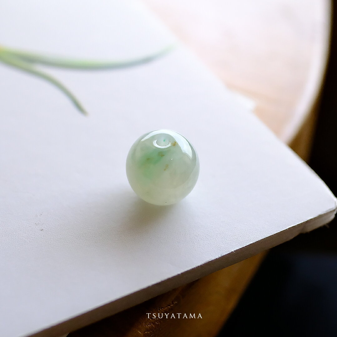 翡翠 (ヒスイ)管玉ペンダントトップ 『TSUYATAMA』アイシーグリーン翡翠 一点物 ミャンマー産天然ひすい ジェダイト 高品質 無着色 天然石 5月誕生石...