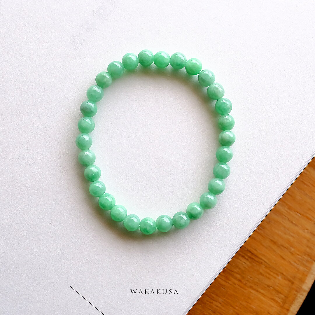 翡翠(ヒスイ) 丸玉ブレスレット『WAKAKUSA』（グリーン翡翠/内周15.5cm）一点物 無着色 上質 ミャンマー産 天然ひすい ジェダイト 硬玉 天然石 パワーストーン 5月誕生石 プレゼント ビーズ シリコンゴム【送料無料】