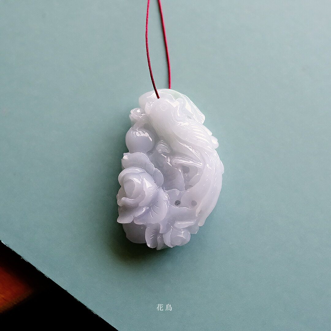 Rakuten - 翡翠 (ひすい) 彫刻 ペンダントトップ『花鳥』 ホワイト翡翠 花 鳥 果実 一点物 無着色 高品質 ジェダイト ミャンマー産 天然石 硬玉 ナチュラル お守り パワーストーン 国石 5月誕生石 ギフト プレゼント 【送料無料】