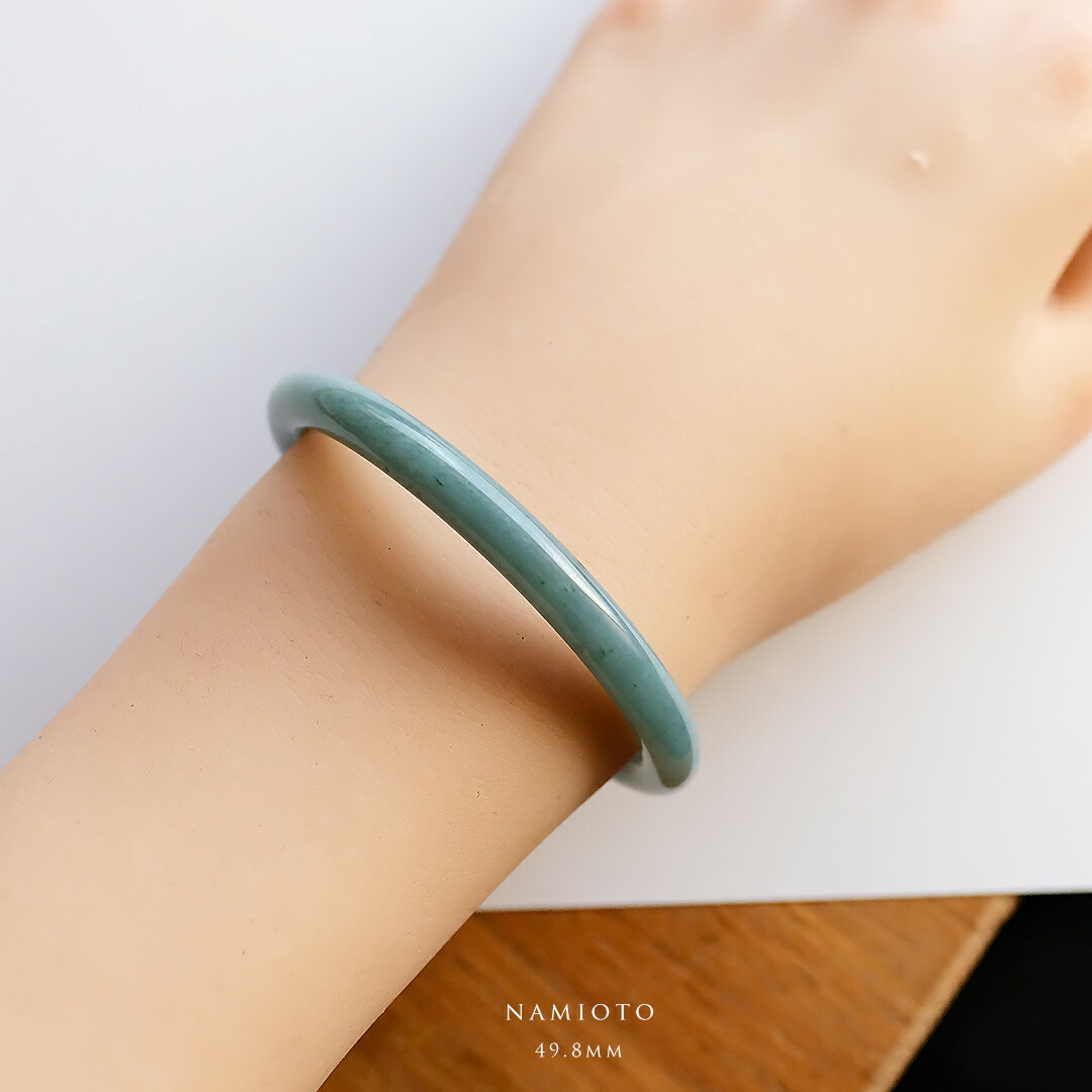 翡翠 (ひすい) バングル『NAMIOTO』( 円形 / 内径49.8mm ) ブルーグリーン翡翠 一点物 希少 高品質 無着色 グアテマラ産天然ヒスイ ナチュラルジェダイト 硬玉 お守り 5月誕生石 国石 プレゼント 誕生日 【鑑別書作成無料】【送料無料】