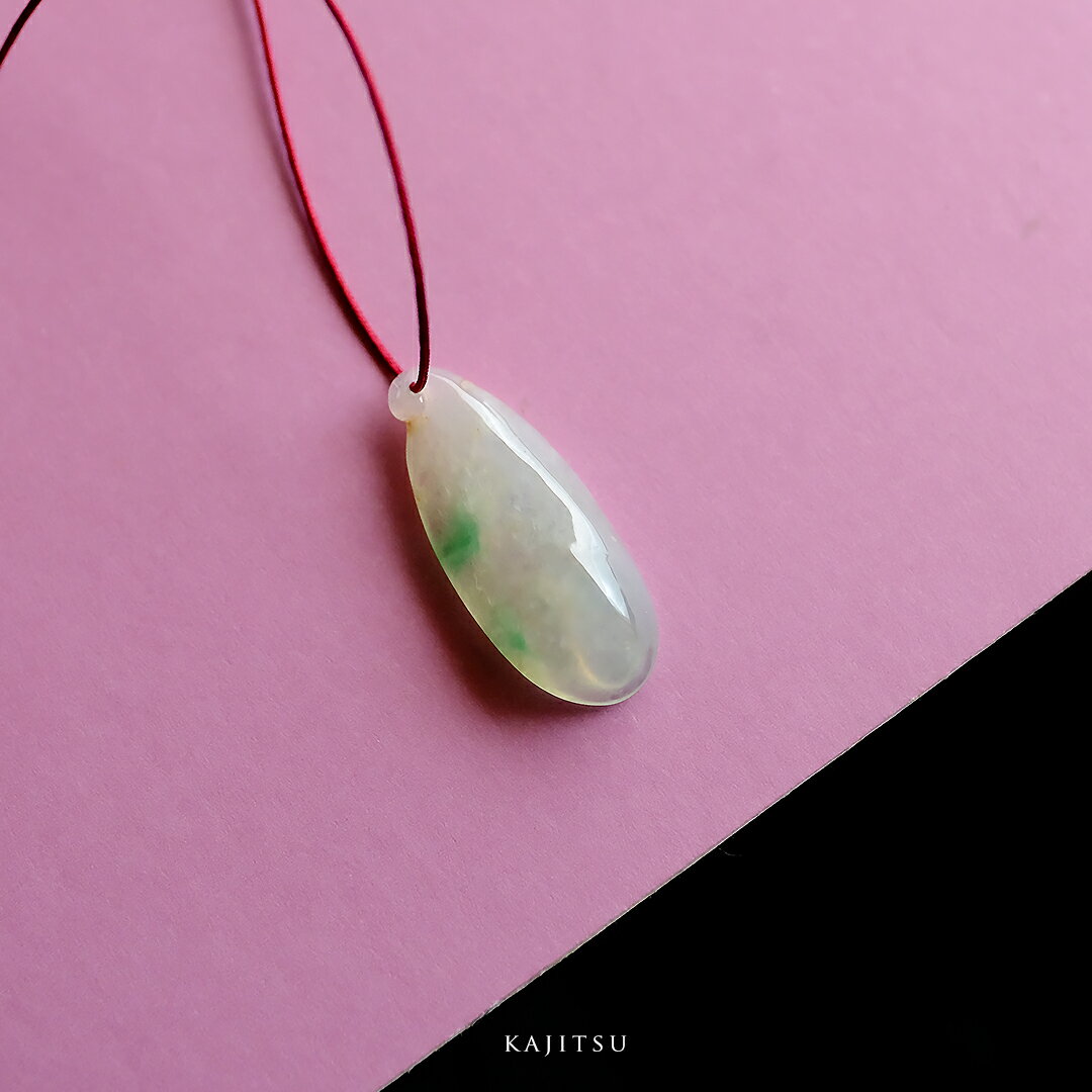 翡翠彫刻ペンダントトップ『KAJI...