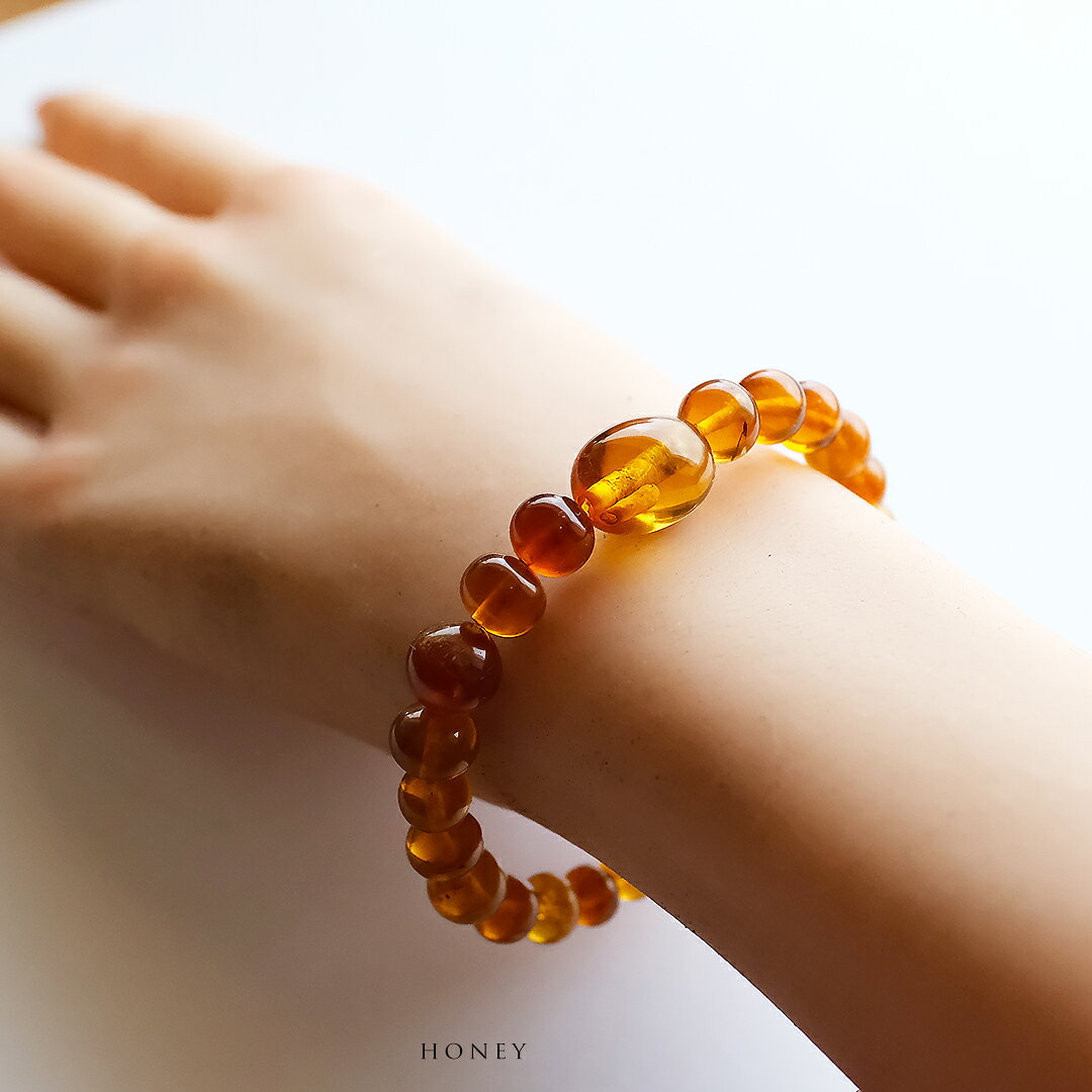 Rakuten - 琥珀 (こはく) 丸玉 ブレスレット『HONEY』 (内周16.0cm) ミャンマー産コハク バーマイト 希少 アンバー 天然 白亜紀 幻の琥珀 9700万年前 一点物 大きめ 風水 お守り 贈答品 Natural Burmite【送料無料】