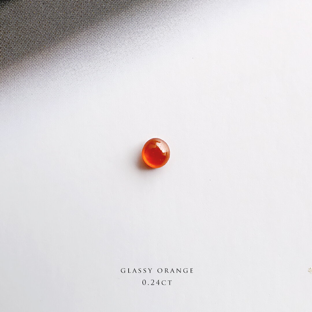 Jade - 翡翠（ヒスイ）ルース『GLASSY ORANGE』( 0.24ct / オレンジ翡翠 ）ラウンドカボション 希少 一点物 高品質 ミャンマー産天然ひすい ジェダイト 硬玉 無着色 5月誕生石 国石 ギフト プレゼント セミオーダーお祝い 誕生日 記念日【送料無料】【鑑別書作成無料】