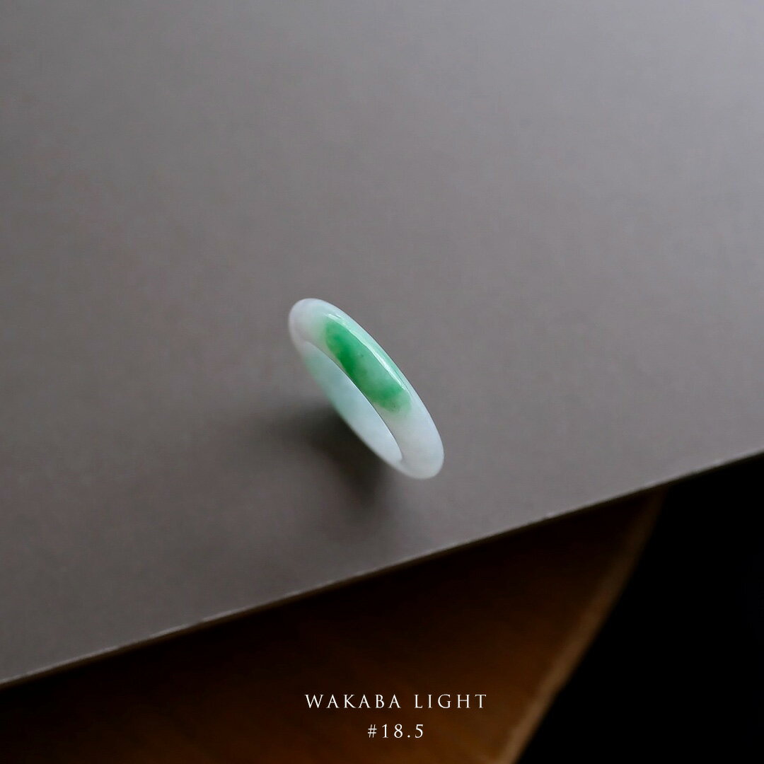 Rakuten - 翡翠 (ヒスイ)くりぬきリング『WAKABA LIGHT』 (18.5号 / ホワイト＆グリーン翡翠) 一点物 希少 高品質 無着色 ミャンマー産天然ひすい ナチュラルジェダイト 硬玉 5月誕生石 国石 お守り ギフト 誕生日 記念日【鑑別書作成無料】【送料無料】